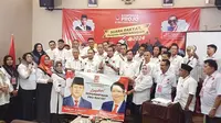 Relawan Pro Jokowi atau Projo Sumatera Barat deklarasikan Ketua Umum Partai Gerindra, Prabowo Subianto sebagai calon presiden dan Ketua Umum Partai Golkar, Airlangga Hartarto sebagai calon wakil presiden di Pemilu 2024. (Foto: Istimewa).