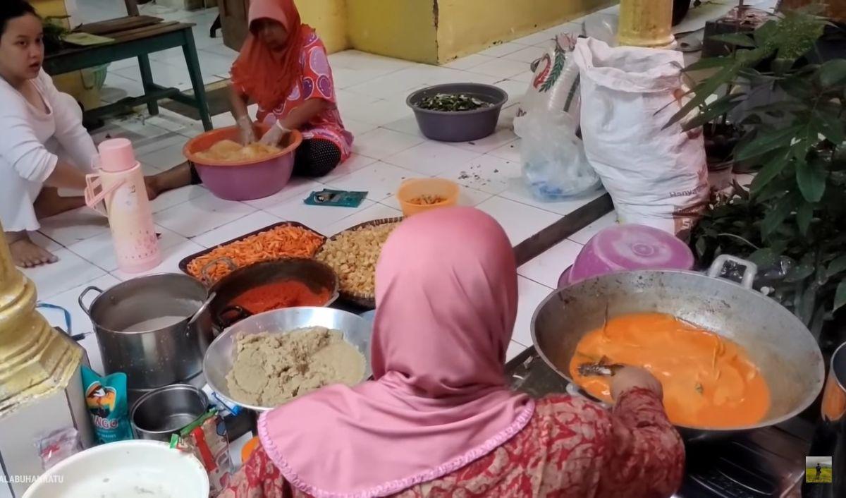 Simbolkan Gotong Royong Masyarakat
