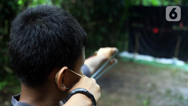 FOTO: Keseruan Anak-Anak Bermain Permainan Tradisional Ketapel
