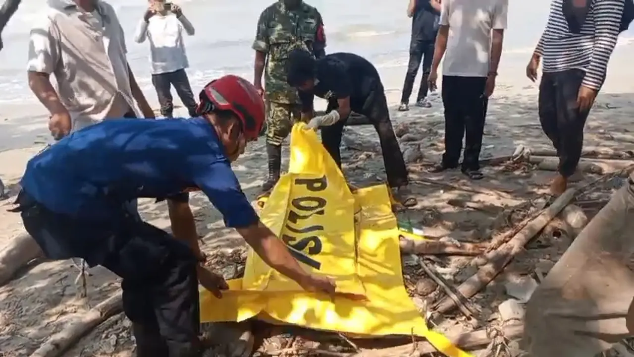 Penemuan mayat di pesisir pantai Lampung Selatan