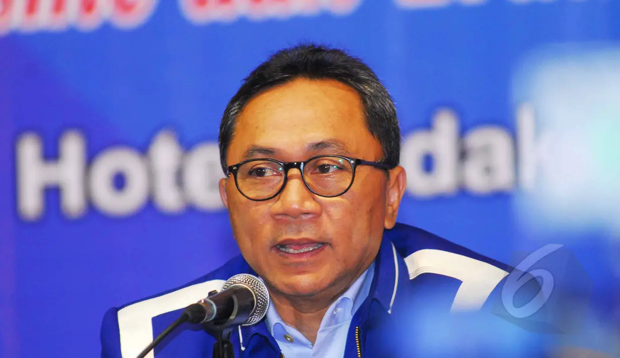 Ketua Umum PAN, Zulkifli Hasan seusai penutupan Rakernas I DPP PAN, di Jakarta, Kamis (7/5/2015). Rakernas tersebut membahas mengenai konsolidasi persiapan pemilihan kepala daerah serentak 2015. (Liputan6.com/Helmi Afandi)