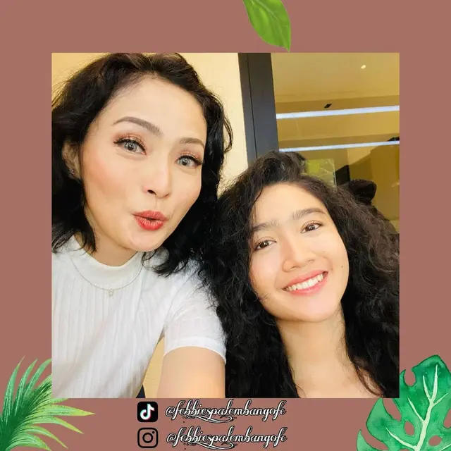 6 Potret Febby Rastanty dengan Gaya Rambut Keriting Ala Tahun 80-an