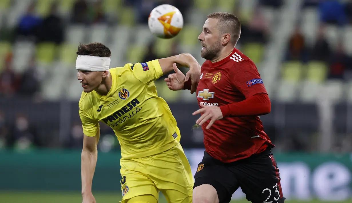 Juan Foyth. Bek kanan Villarreal ini malahan masih menjadi milik Tottenham Hotspur. Dirinya dipinjamkan ke Villarreal sejak awal musim ini. Bergabung bersama Tottenham mulai 2017/2018 dan baru dimainkan dalam 16 laga di Premier League dengan mencetak 1 gol. (AFP/Kacper Pempel/Pool)