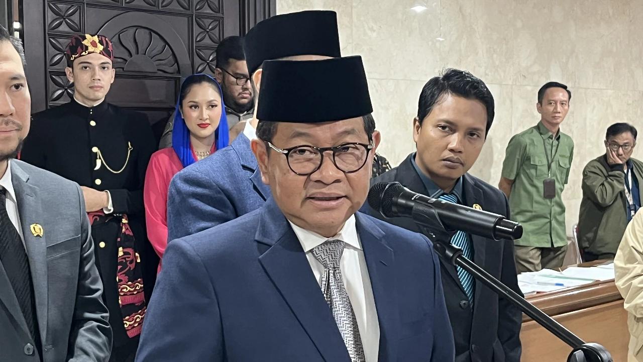 Gubernur Pramono Respons Keluhan Warga Soal Kali Ciliwung