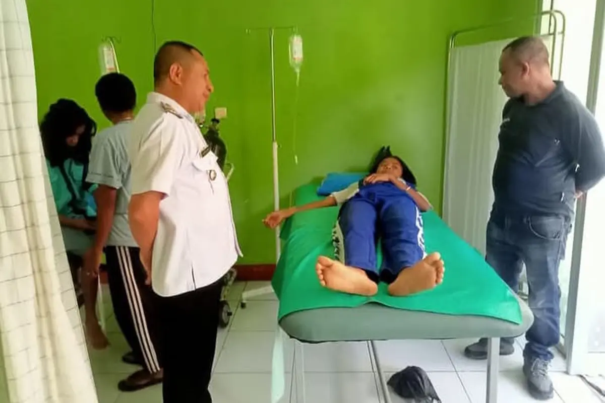 Ratusan Siswa SMA Keracunan MBG di NTT