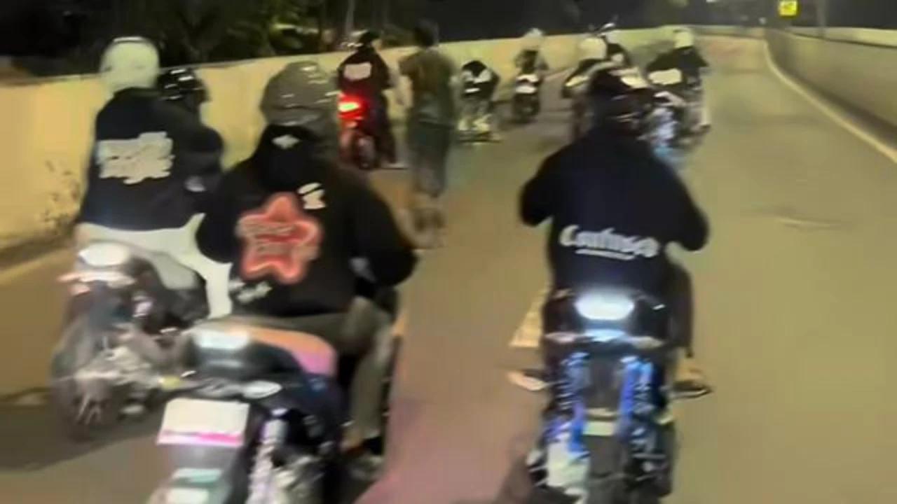 Viral Rombongan Pemotor Rusak Portal JLNT Casablanca, Polisi Turun Tangan