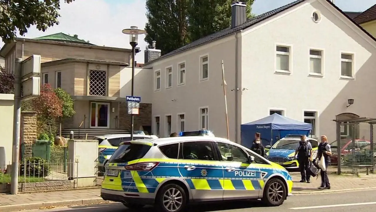 Polisi Jerman mengepung gedung