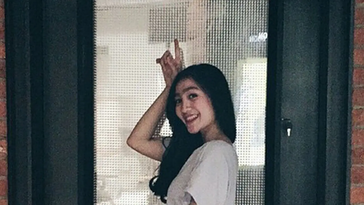 [Bintang] Febby Blink