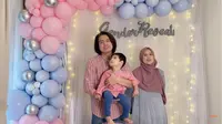 6 Momen Cut Meyriska dan Roger Danuarta Ungkap Jenis Kelamin Anak Kedua