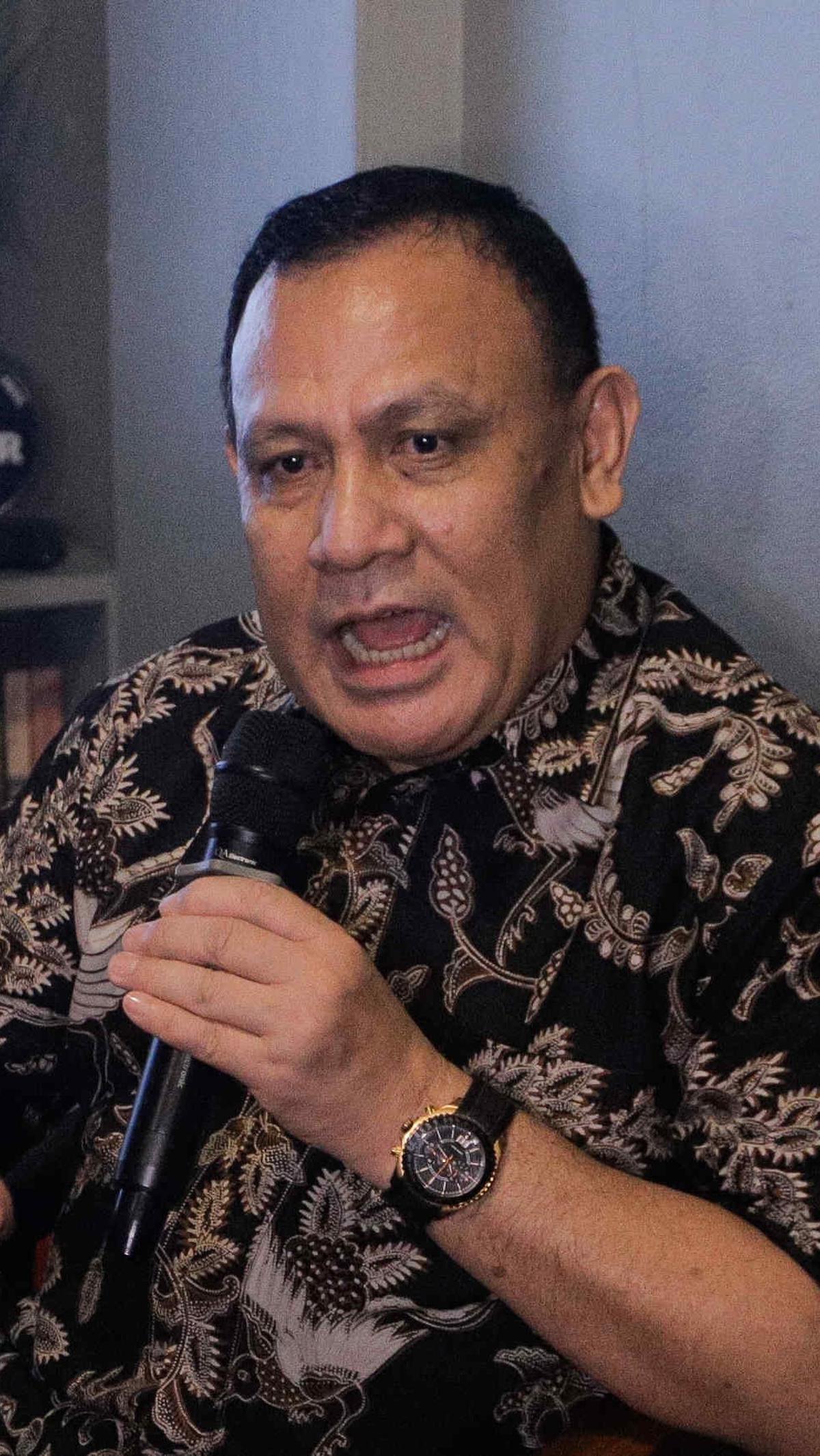 Firli juga menegaskan agar tetap menggunakan asas praduga tak bersalah tetap akan berlaku di mata hukum.<br>