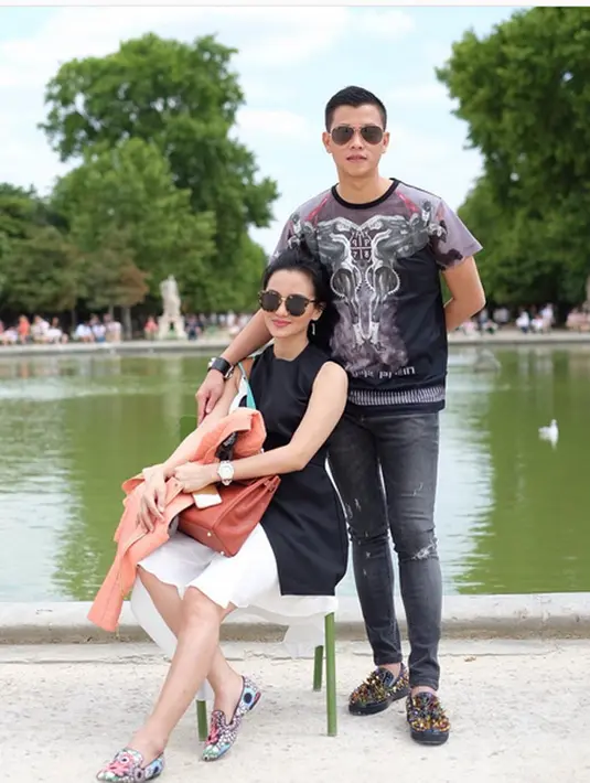 "kita harus lebih khusyu berdoa Dan akhirnya memutuskan untuk pergi umroh. tapi fery saat itu bilang dia tidak mau pergi dengan alasan kalau sampai sakit di sana dia tidak mau ngerepotin banyak orang yg sedang ibadah." Tulis Ririn. (fery_wijaya88)