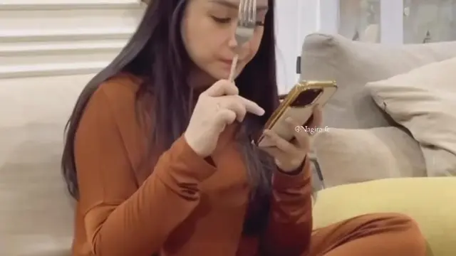 Nagita Slavina kakinya bikin slafok (Merdeka.com)