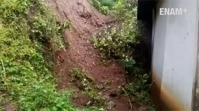 ENAM PLUS: Puluhan Rumah di Banyumas Tertimpa Tanah Longsor