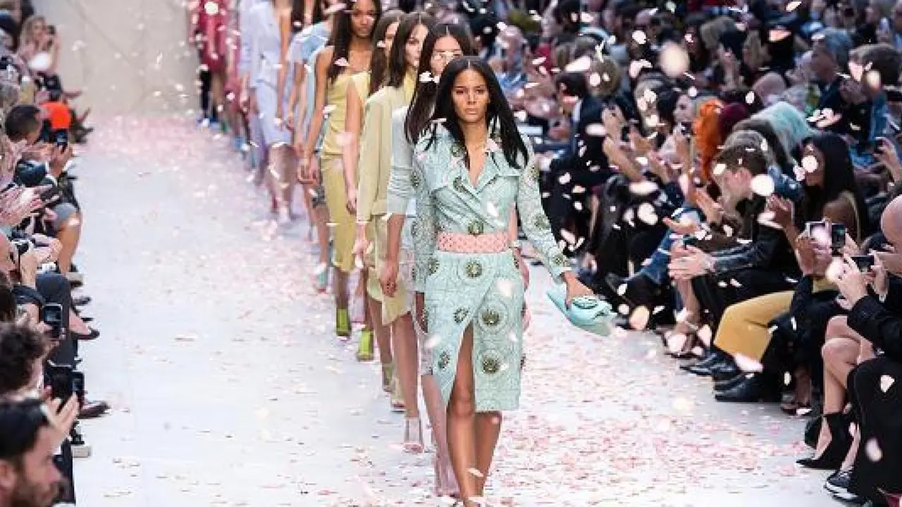 Intip 8 Tren Langsung dari London Fashion Week di Sini