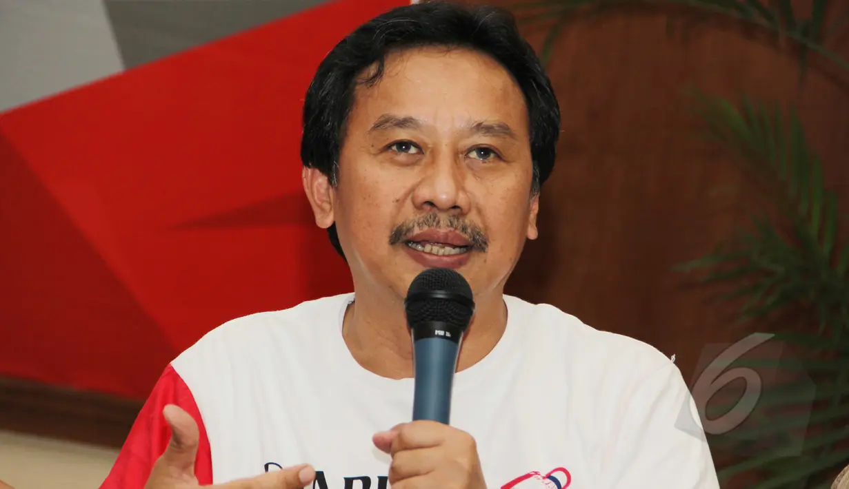 Manajer Komunikasi Bakti Olahraga Djarum Foundation, Budi Darmawan saat konferensi pers Djarum Badminton All Stars 2015 di Cilegon, Banten, Sabtu (14/3). (Liputan6.com/Helmi Afandi)