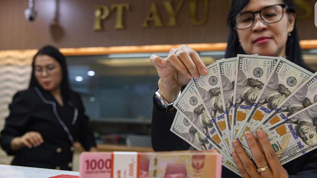 Jangan Salah Kaprah, Begini Perbedaan Karakteristik Mata Uang Dolar dengan Bitcoin