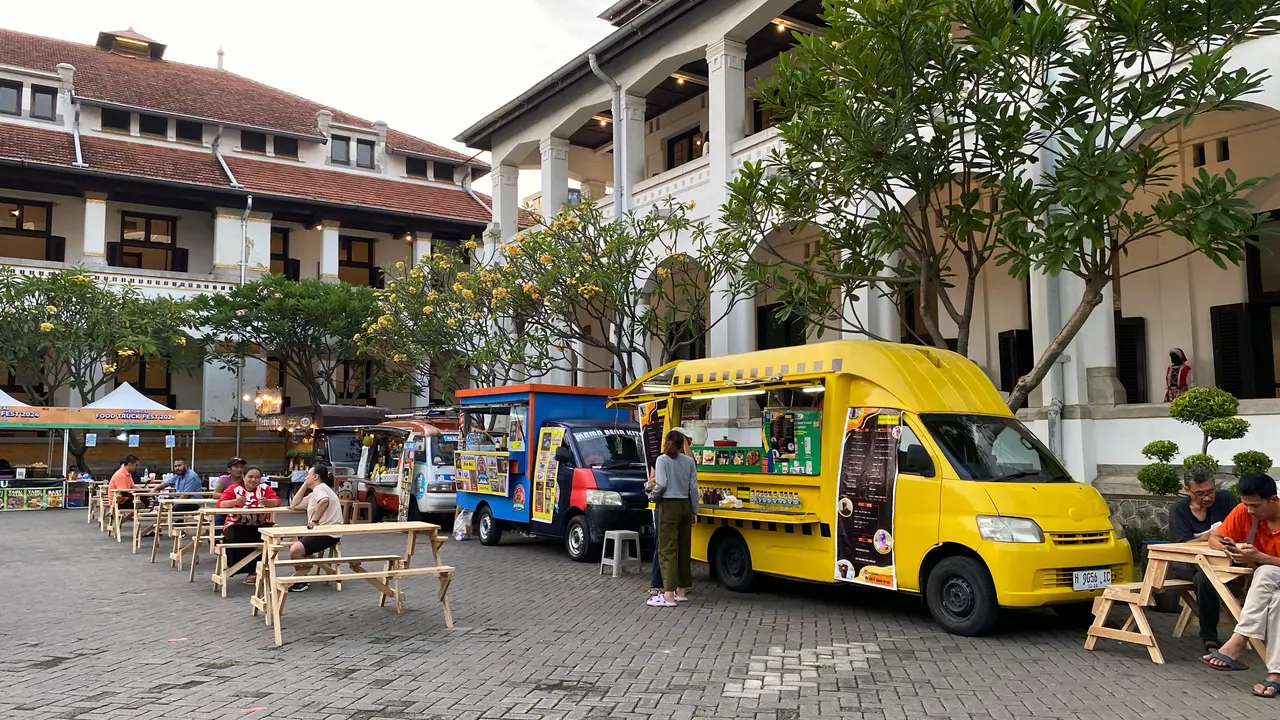 Sambut Liburan Sekolah, KAI Wisata Gelar Festival Kuliner Food Truck di Lawang Sewu