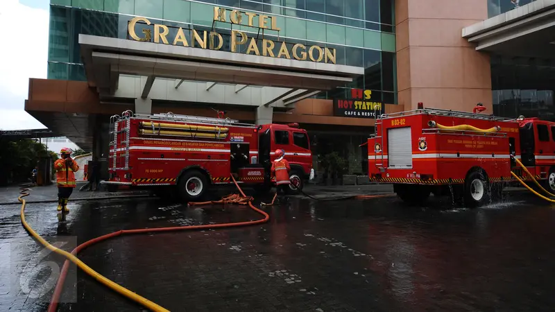 20170102-Grand Paragon Terbakar, Puluhan Petugas Dikerahkan-Jakarta