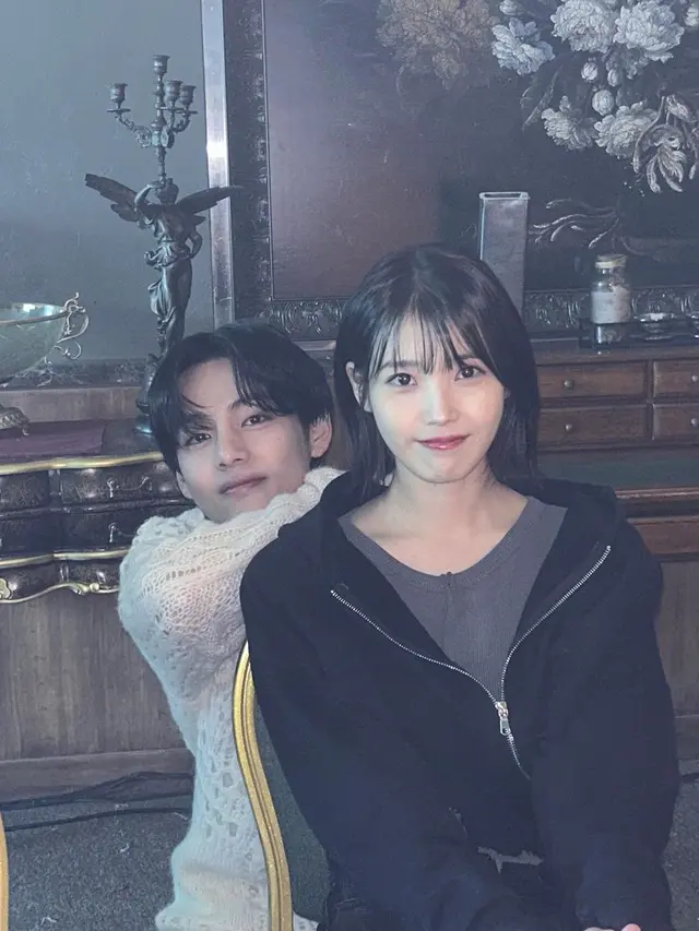 IU - V BTS [Foto: Instagram/dlwlrma]