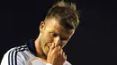 Reaksi dari bintang Los Angeles Galaxy asal Inggris, David Beckham dalam pertandingan LA Galaxy vs Barcelona di Rose Bowl, Pasadena, 1 Agustus 2009. Barcelona menang 2-1. AFP PHOTO/GABRIEL BOUYS