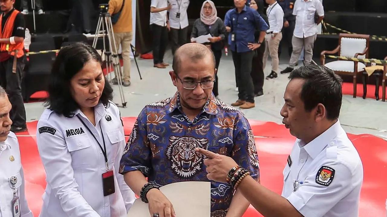 Debat pertama akan membahas tema tentang 'Hukum, HAM, Pemerintahan, Pemberantasan Korupsi, dan Penguatan Demokrasi'.<br>