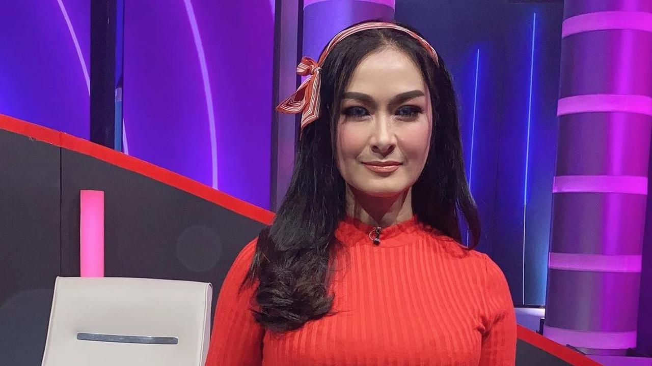 Iis Dahlia. (Foto: Instagram @isdadahlia)