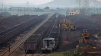 Impor bijih besi China dari Indonesia dan Filipina masing-masing tercatat turun hingga 70 persen sepanjang 2014.