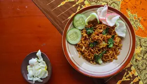 Olahan Mie Instan: 10 Makanan Lain dari Satu Bungkus