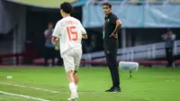 Pelatih kepala Timnas Maroko U-17, Said Chiba saat menghadapi Timnas Panama U-17 pada laga pembuka Piala Dunia U-17 2023 Grup A di Stadion Gelora Bung Tomo, Surabaya, Jumat (10/11/2023) WIB. (Bola.com/Bagaskara Lazuardi)
