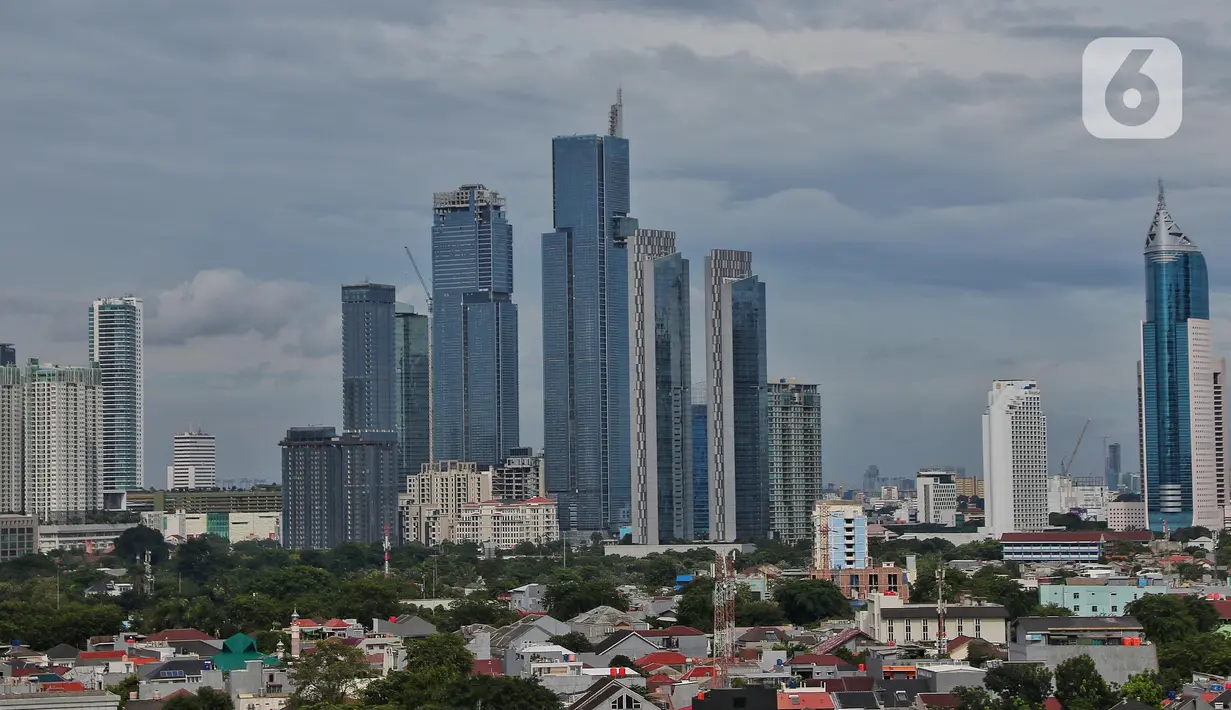 Deratan gedung bertingkat dikawasan Jakarta Pusat, Selasa (27/12/2022). Badan Penanggulangan Bencana Daerah (BPBD) DKI Jakarta meminta pembangunan gedung bertingkat termasuk sekolah baru di Ibu Kota agar memperhatikan unsur ketahanan gempa. (Liputan6.com/Angga Yuniar)