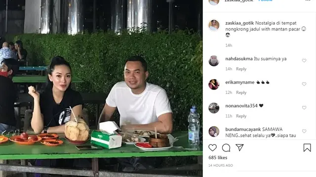 Zaskia Gotik dan suami
