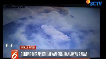 Aktivitas Gunung Merapi meningkat dengan adanya guguran awan panas sebanyak tiga kali. Meski demikian, warga masih beraktivitas seperti biasa.