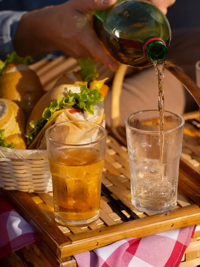 Ilustrasi makanan dan minuman yang dindari/freepik.com