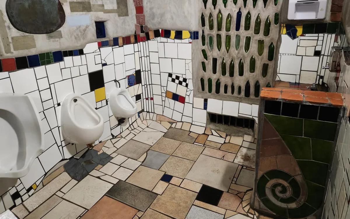 Toilet Unik
