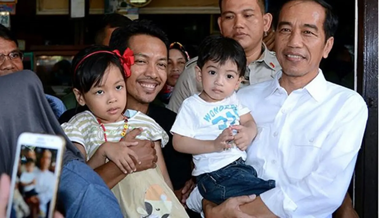 Jokowi Makan Soto Gading
