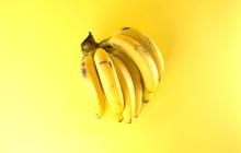 Kakek-kakek Penjual Pisang di Pinggir Jalan Tersenyum Saat Bos Jalan Tol Jusuf Hamka Menawarnya