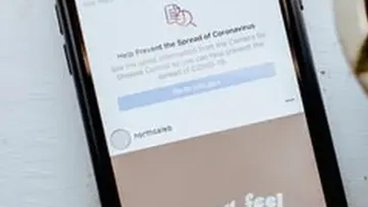 Ikuti Pertemuan Wali Murid, Ibu-Ibu Ini Malah Ketahuan Kepoin Akun TikTok Guru Anaknya