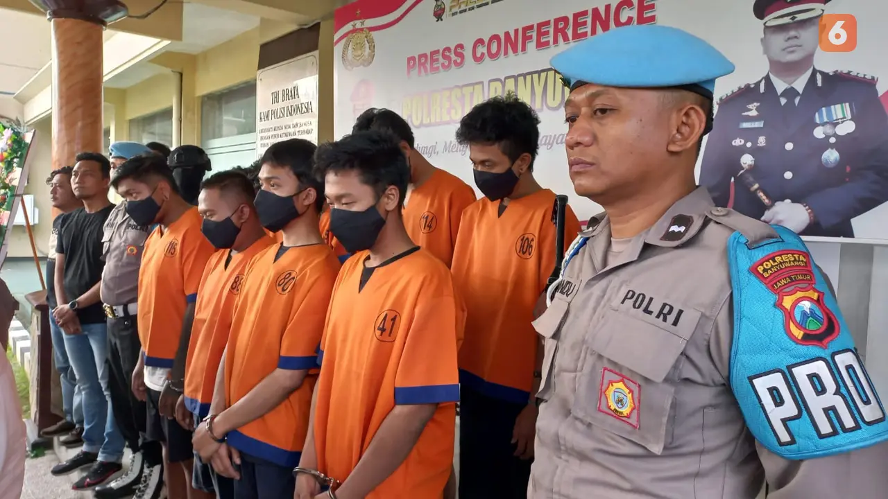 Belasan orang pelaku penganiyaan dari perguruan silat di tangkap Polisi (Hermawan Arifianto/Liputan6.com)