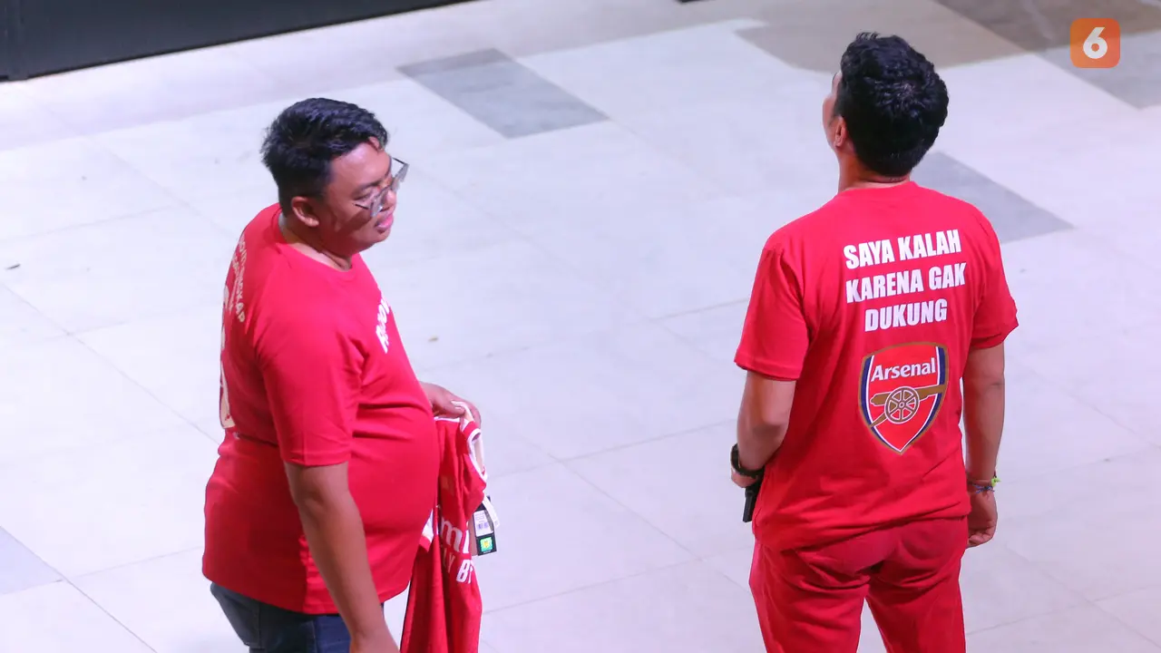 Foto: Arsenal Menang Lawan Wolves, Aldi Taher Akhirnya Pakai Baju Bergambar Coach Justin