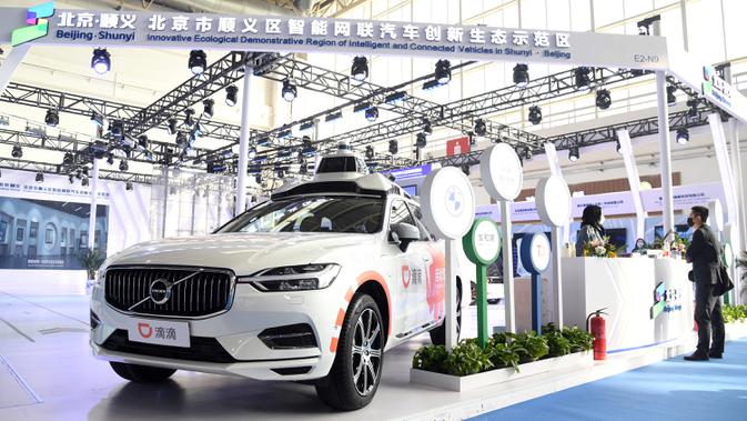 Stan Innovative Ecological Demonstrative Region of Intelligent and Connected Vehicles dipamerkan dalam Konferensi Kendaraan Teknologi Cerdas Dunia 2020 di Beijing, China, 12 November 2020. Konferensi yang berlangsung selama tiga hari tersebut dibuka pada Rabu (11/11). (Xinhua/Ren Chao)