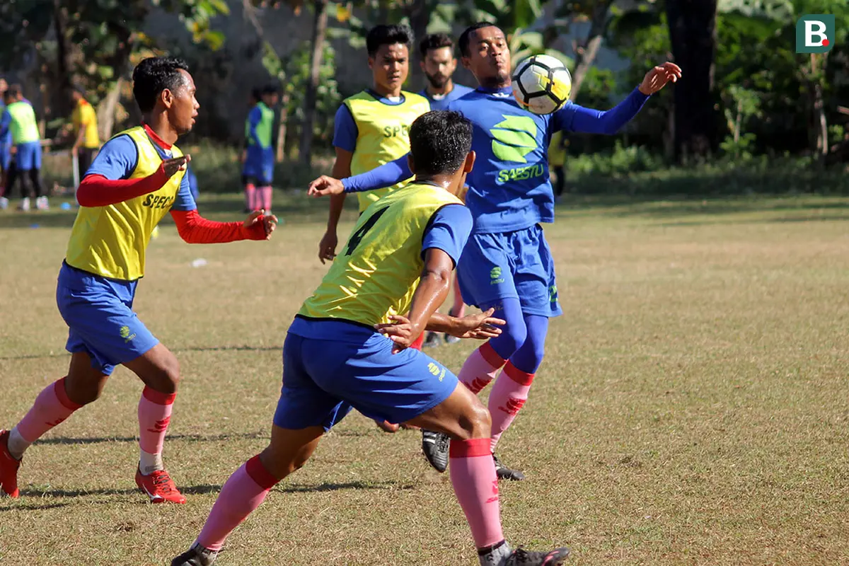 Persis Solo