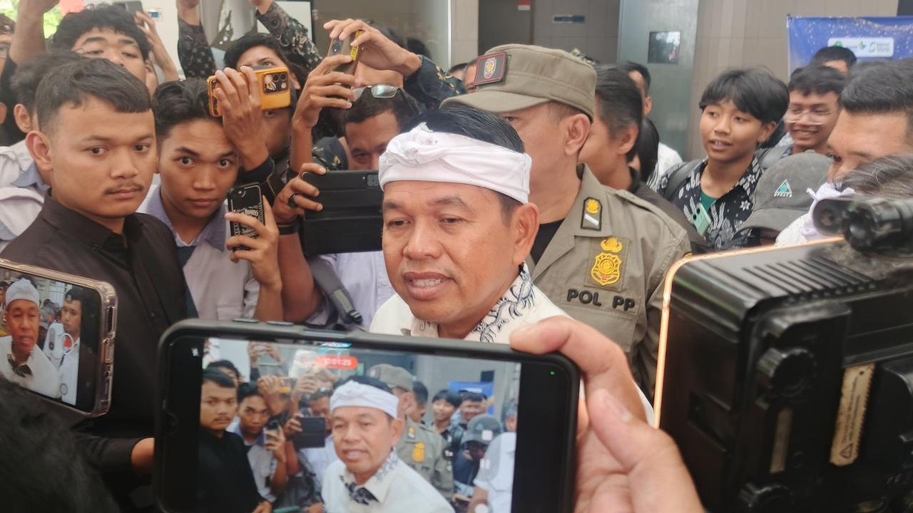 Dedi Mulyadi Siapkan Mental Lulusan SMK Jabar dengan Pola Barak Militer untuk Industri
