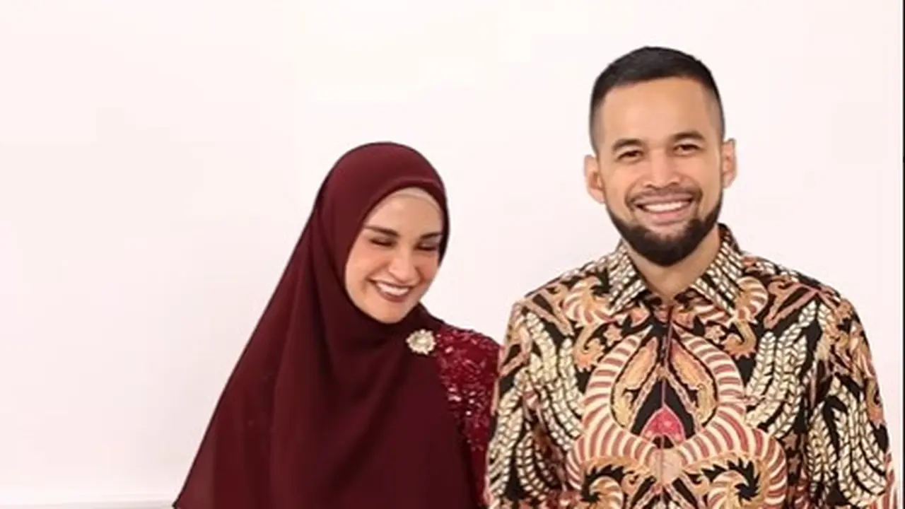 Shireen Sungkar pakai kebaya (Instagram/shireensungkar)