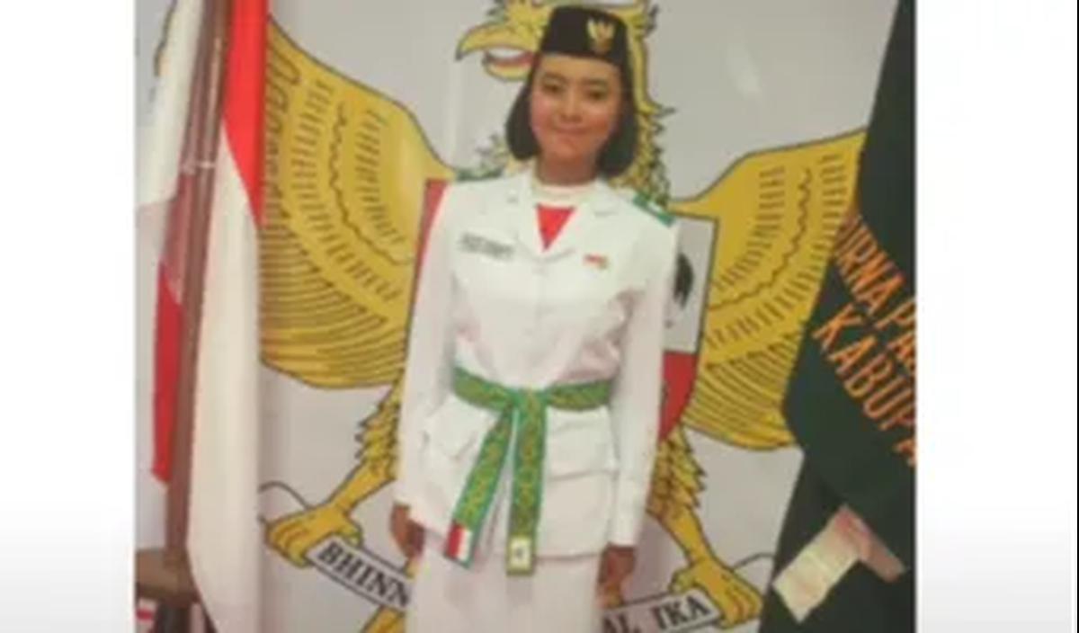 "Sewaktu SMA, dia bisa lolos jadi Paskibraka," terang sang ibunda. <br>