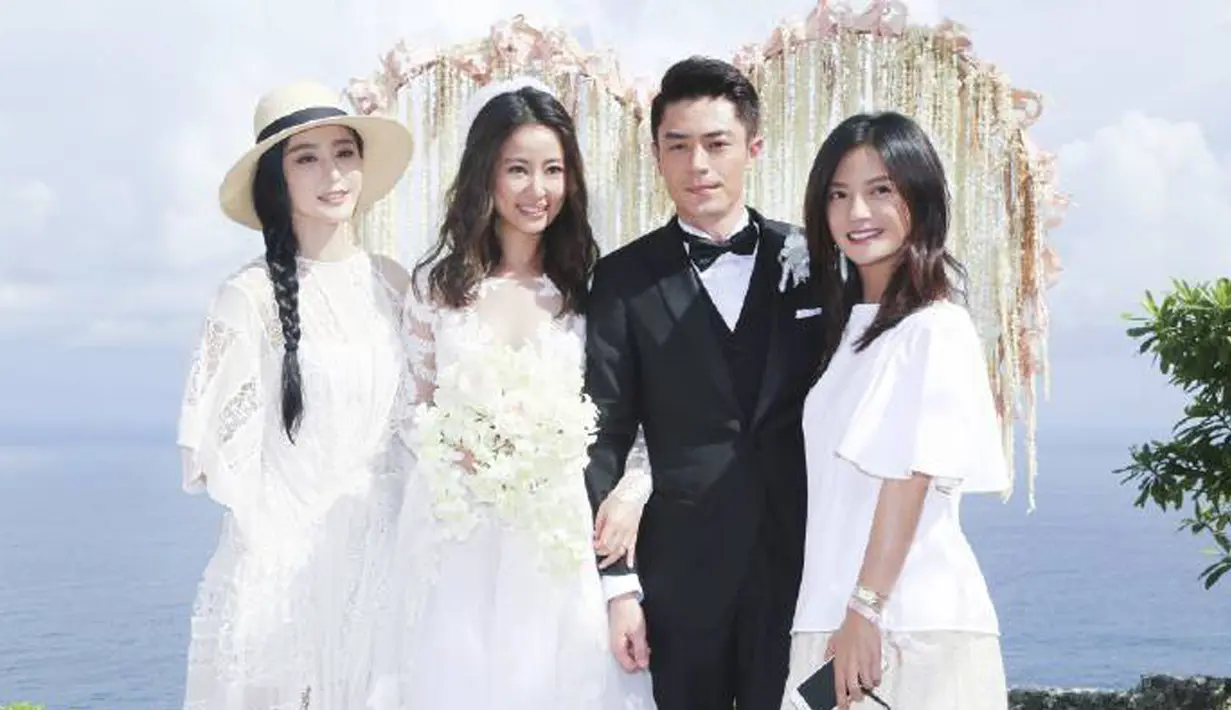 Aktris Fan Bingbing dan Vicky Zhao hadir sebagai tamu penting  di pesta pernikahan. (Facebook/Ruby Lin Fans Page)