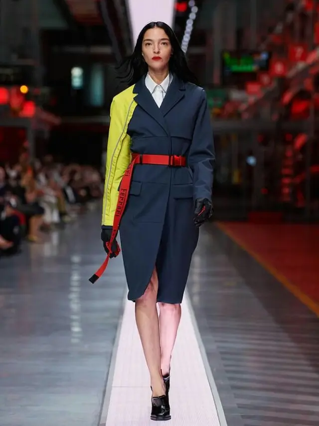 Debut Ferrari, Rilis Koleksi Fashion Ready to Wear yang Futuristik