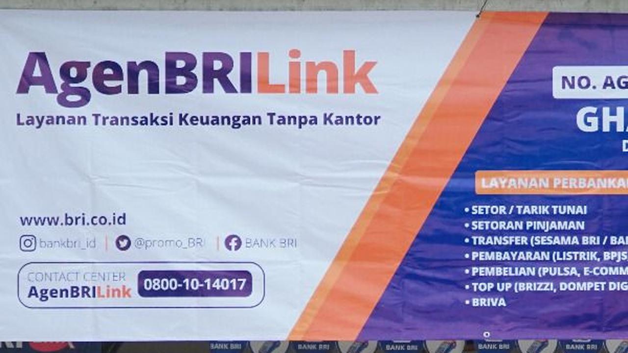 FOTO: Cerita Agen BRILink Jadi Jembatan Transaksi Perbankan Bagi Masyarakat di Muara Gembong Bekasi