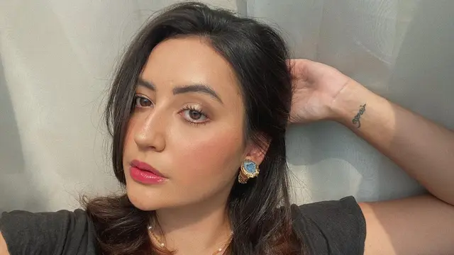 6 Potret Mutiara Hazle, Kekasih Baru Bio One yang Memesona