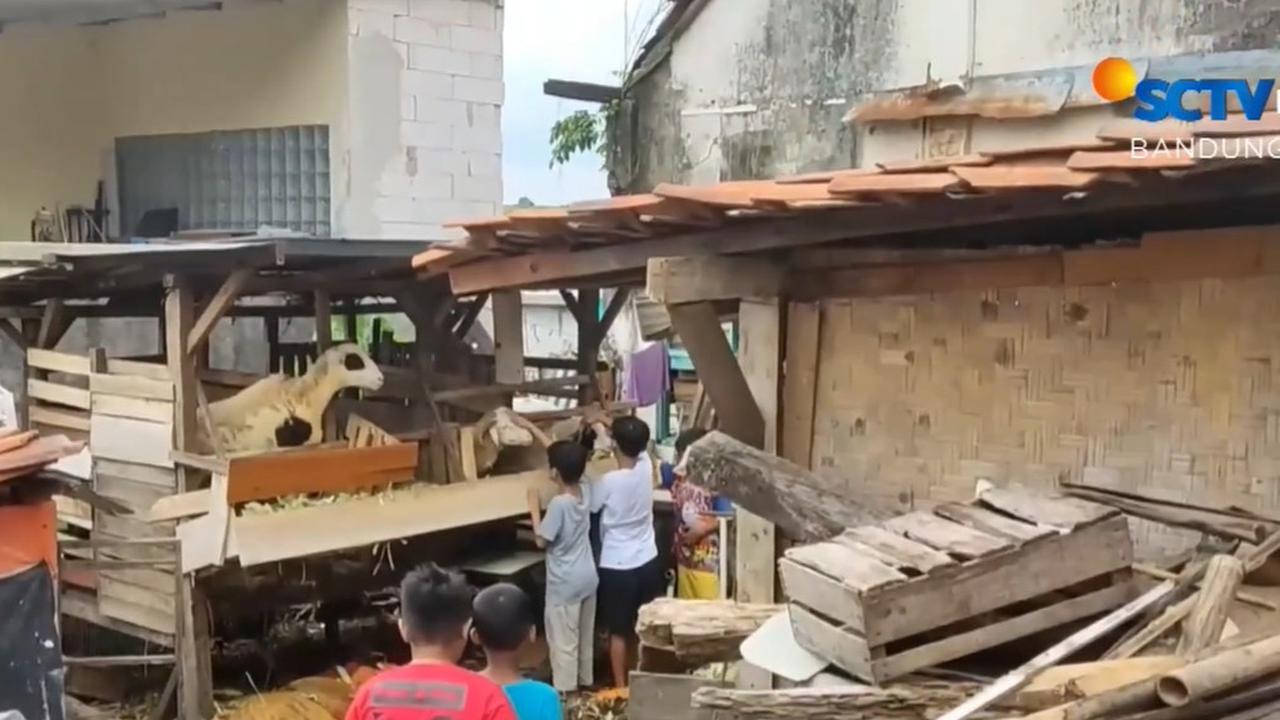 Jadi Tontonan Warga