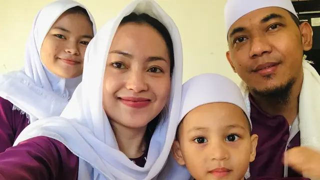 Potret Kenangan Mpok Alpa dan Anak Sulungnya Sherly (Foto: Dok. Mpok Alpa dan Sherly)